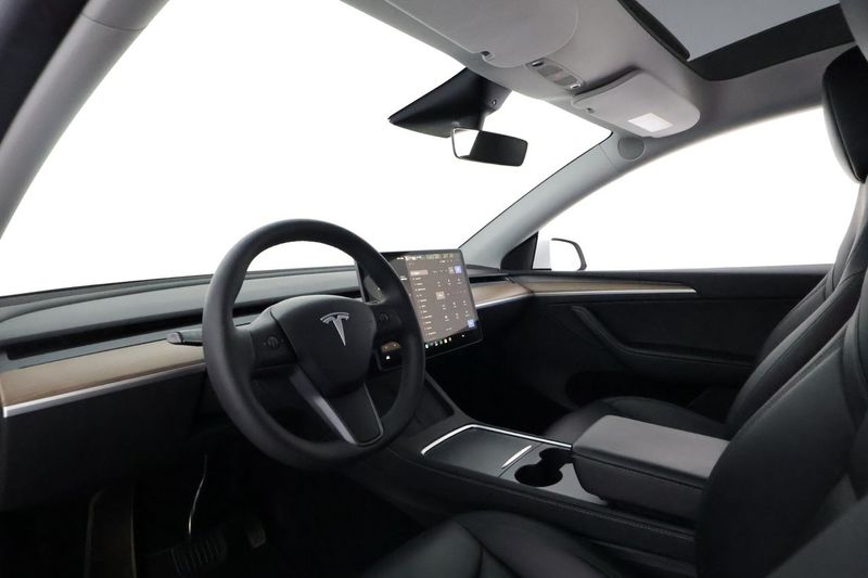 Tesla Model Y bild 11