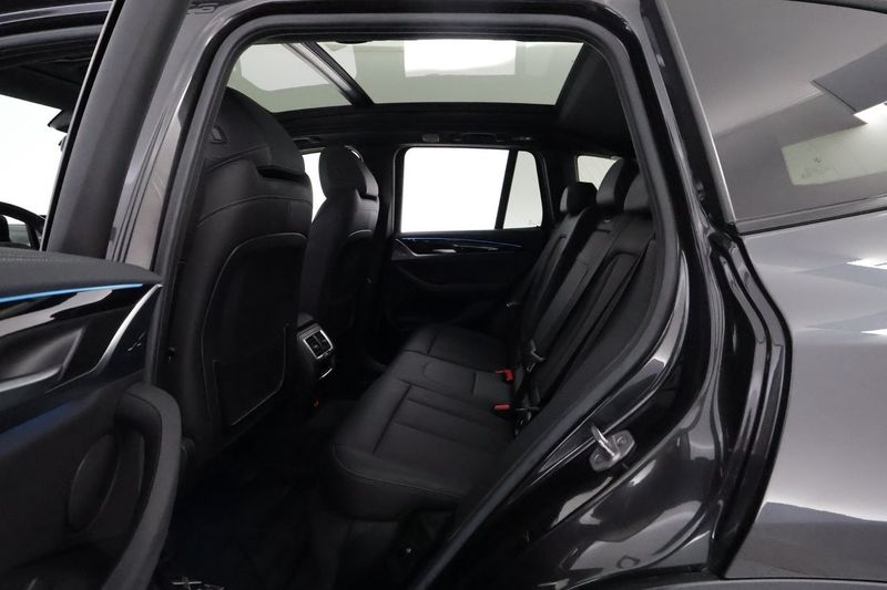 BMW iX3 bild 12