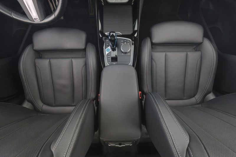 BMW iX3 bild 14
