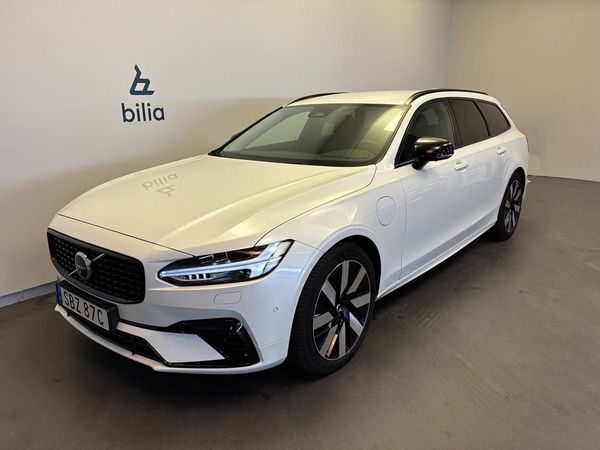 Volvo V90 T6 Plus Dark / Dragkrok / 360 Kamera / HUD - 2025