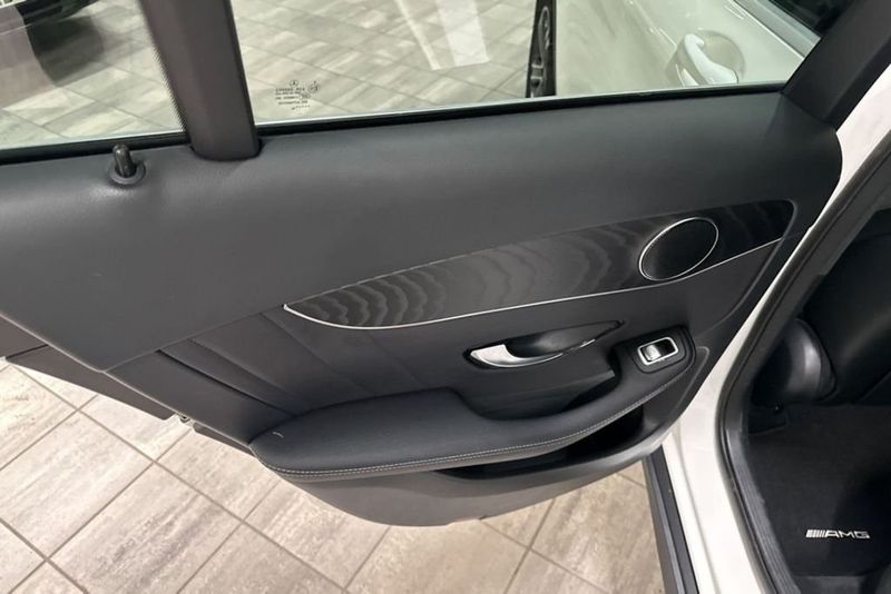 Mercedes GLC220 bild 12
