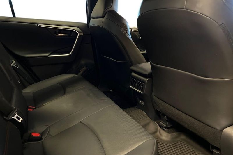 Toyota RAV4 bild 9