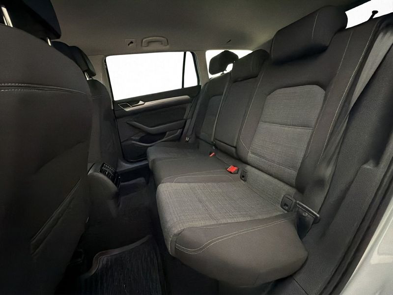 Volkswagen Passat bild 17