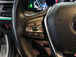 BMW 330 bild 18