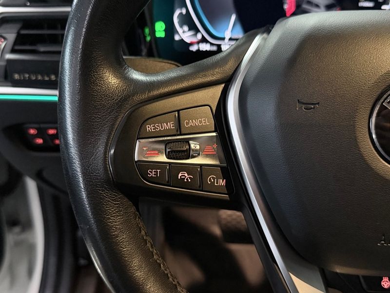 BMW 330 bild 18