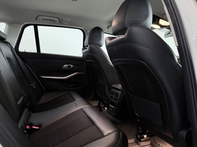 BMW 330 bild 10