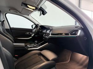 BMW 330 bild 13