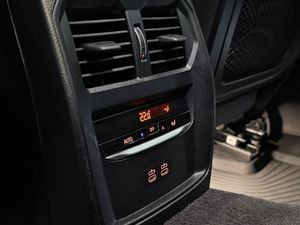 BMW 330 bild 11