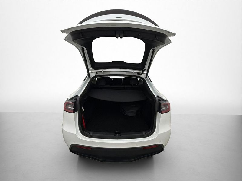 Tesla Model Y bild 28