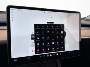 Tesla Model Y bild 21