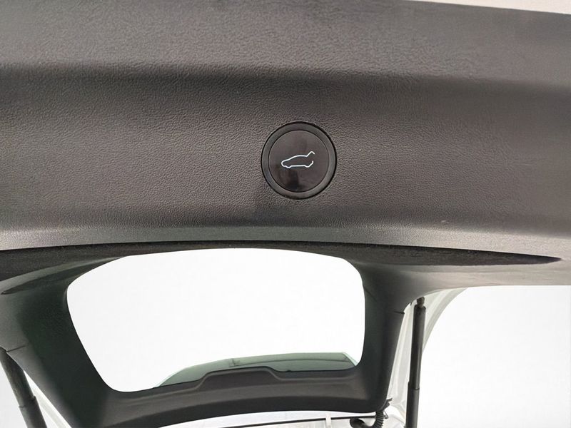 Tesla Model Y bild 29