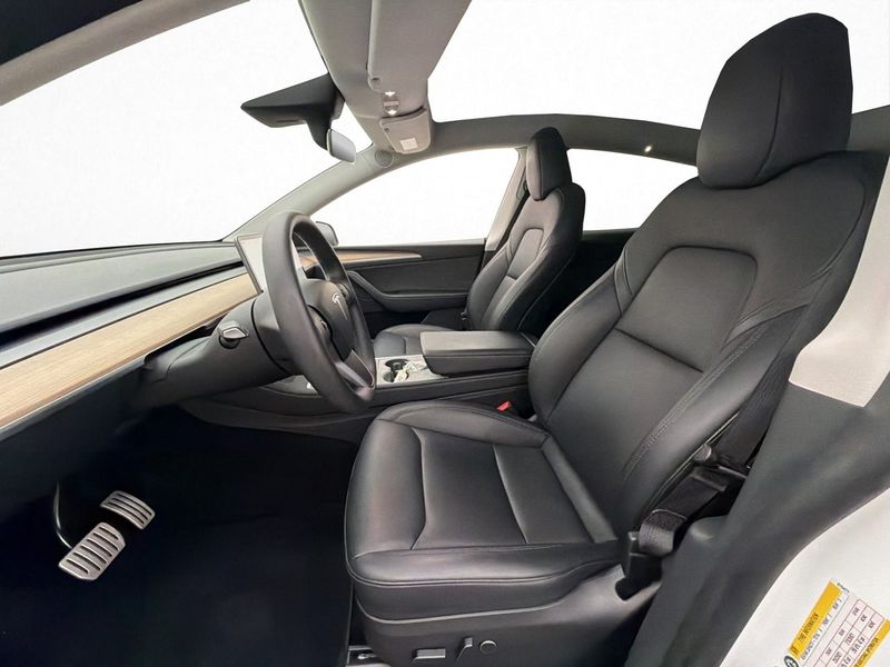 Tesla Model Y bild 11