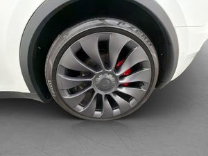 Tesla Model Y bild 32