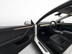 Tesla Model Y bild 10