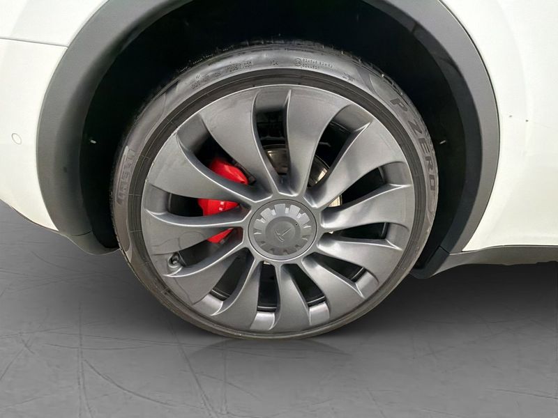 Tesla Model Y bild 33