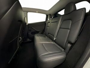 Tesla Model Y bild 27