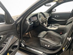 BMW 330 bild 10