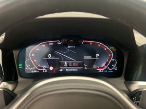 BMW 330 bild 16