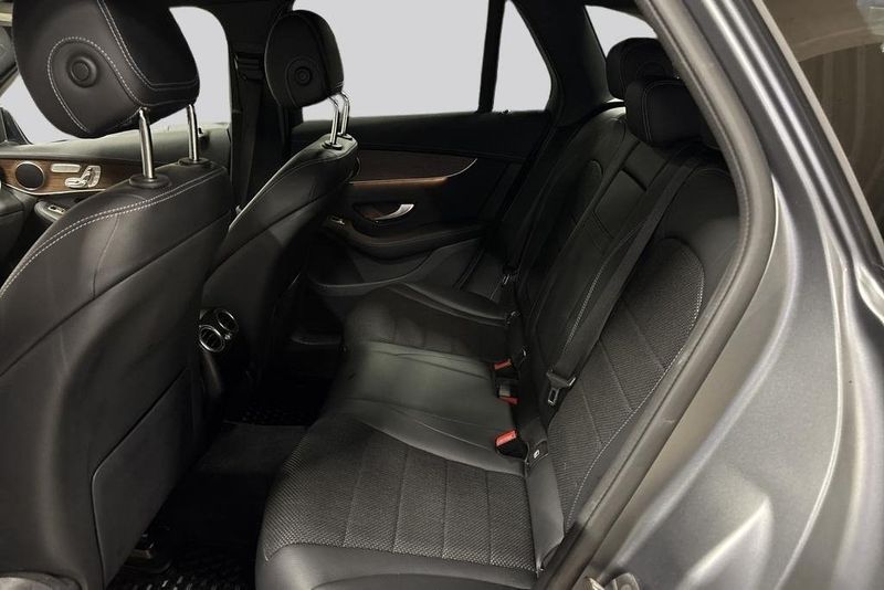 Mercedes GLC300 bild 9