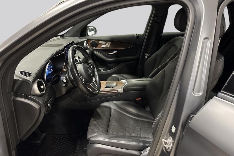 Mercedes GLC300 bild 8