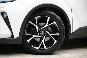 Toyota C-HR bild 2