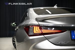 Lexus ES bild 8