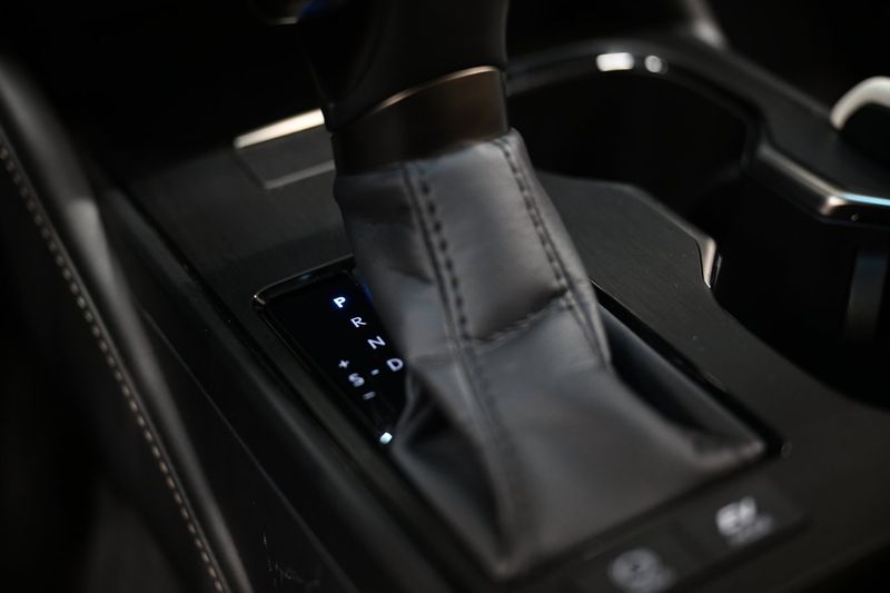 Lexus ES bild 23