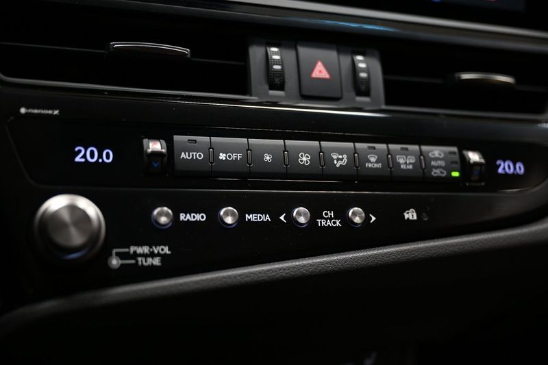 Lexus ES bild 32
