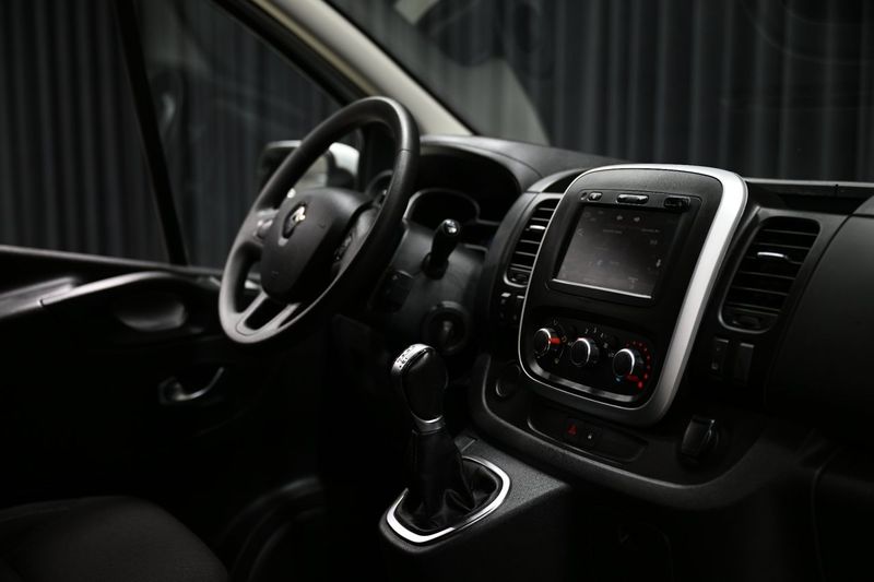 Renault Trafic bild 32