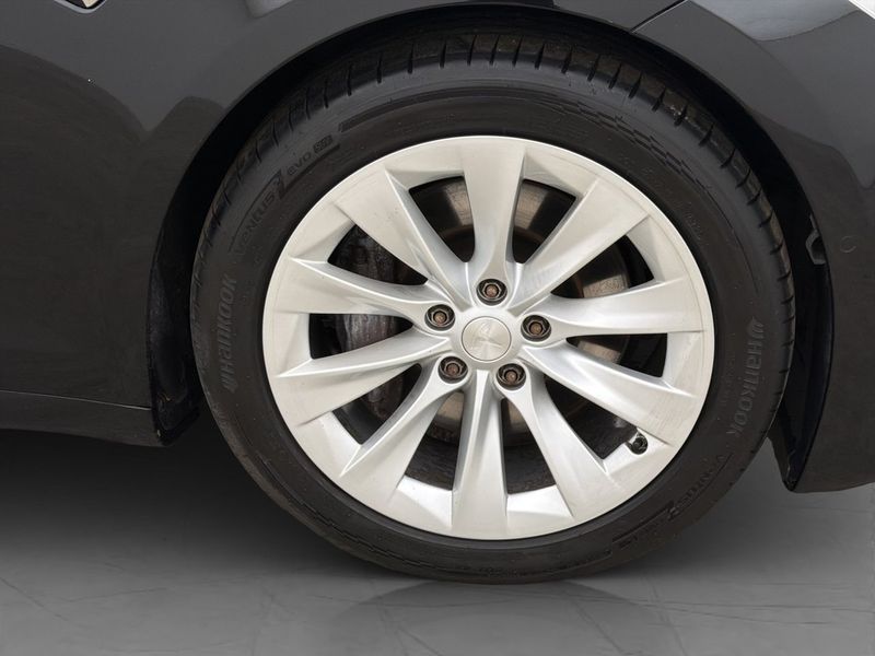 Tesla Model S bild 33
