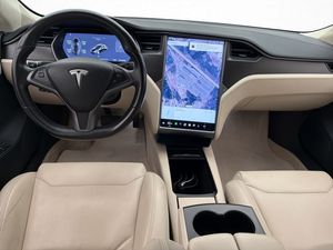 Tesla Model S bild 12