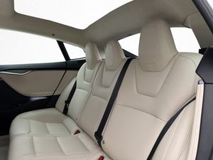 Tesla Model S bild 28