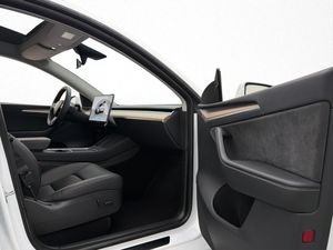 Tesla Model Y bild 14
