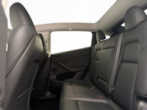 Tesla Model Y bild 18