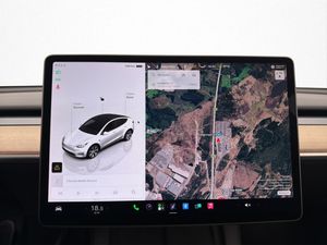 Tesla Model Y bild 25