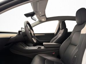 Tesla Model Y bild 22