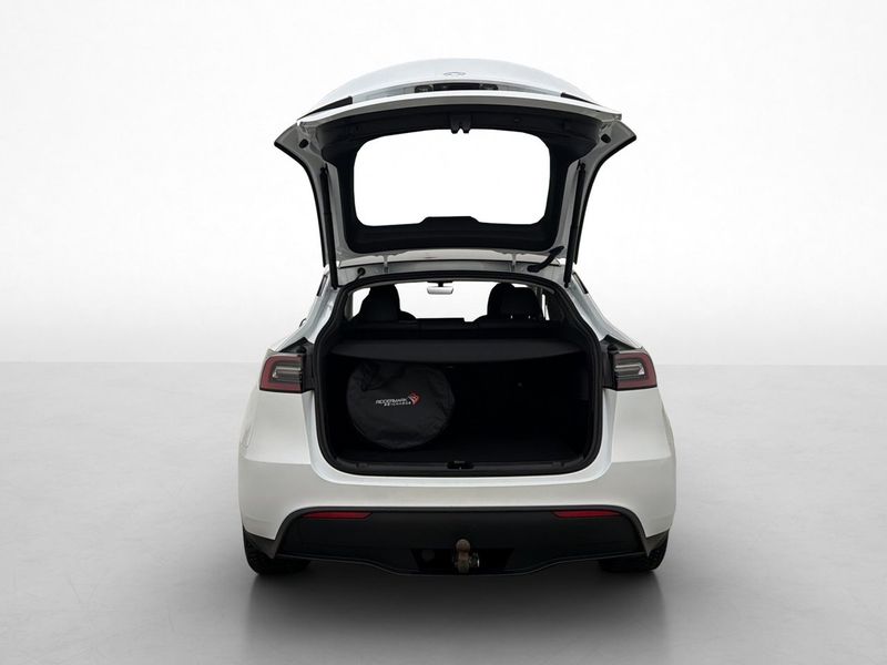 Tesla Model Y bild 16