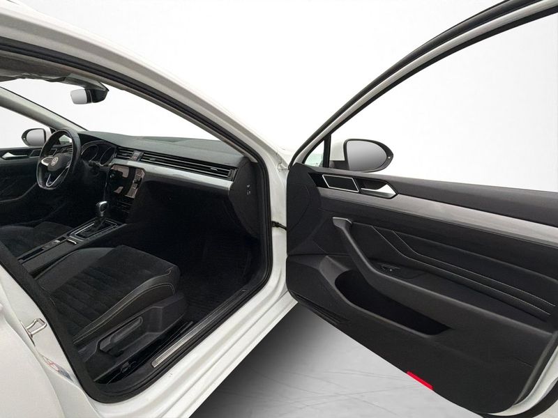 Volkswagen Passat bild 13