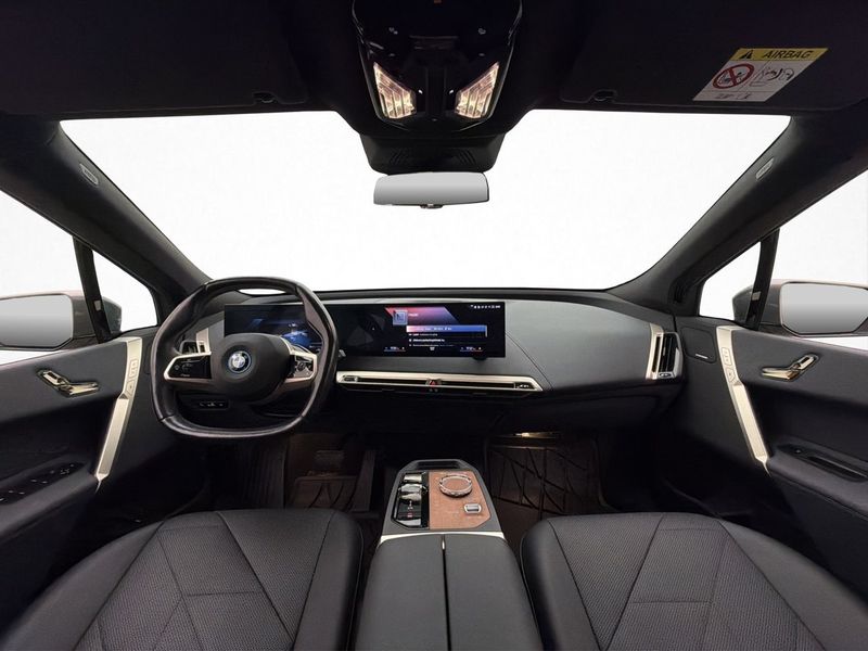 BMW iX bild 16