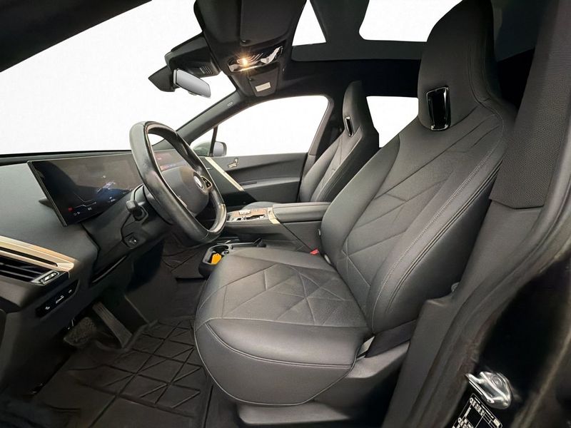 BMW iX bild 15