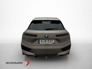 BMW iX bild 8