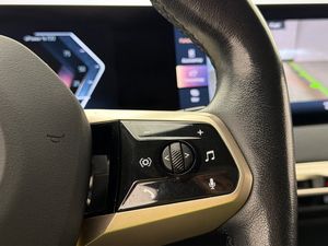 BMW iX bild 24