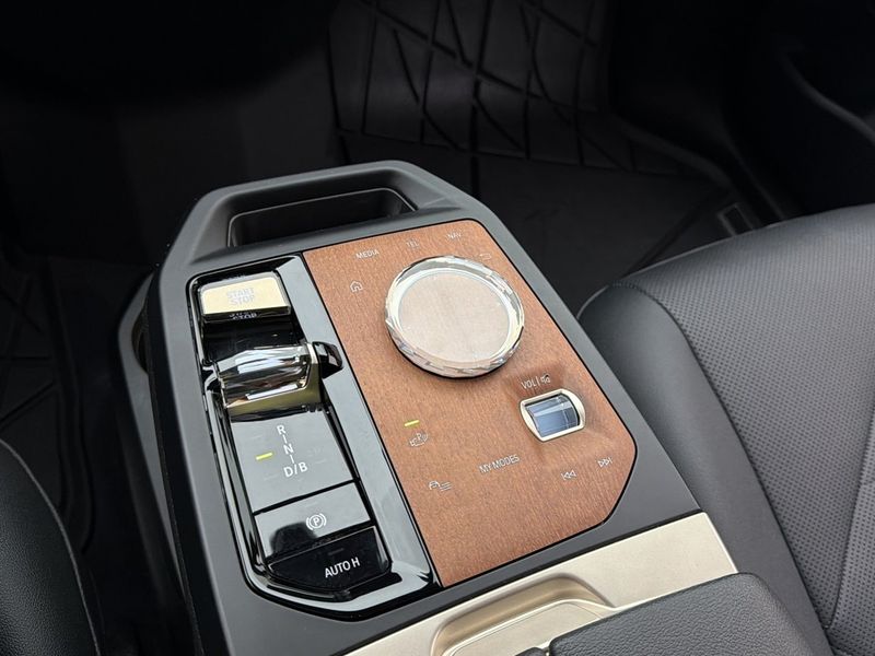 BMW iX bild 32