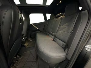 BMW iX bild 21