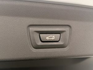 BMW i4 bild 36
