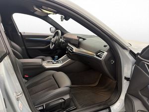 BMW i4 bild 16