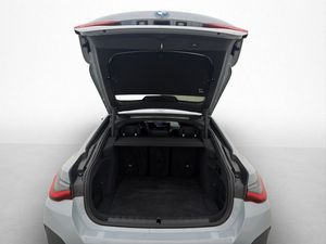 BMW i4 bild 35