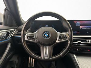 BMW i4 bild 14