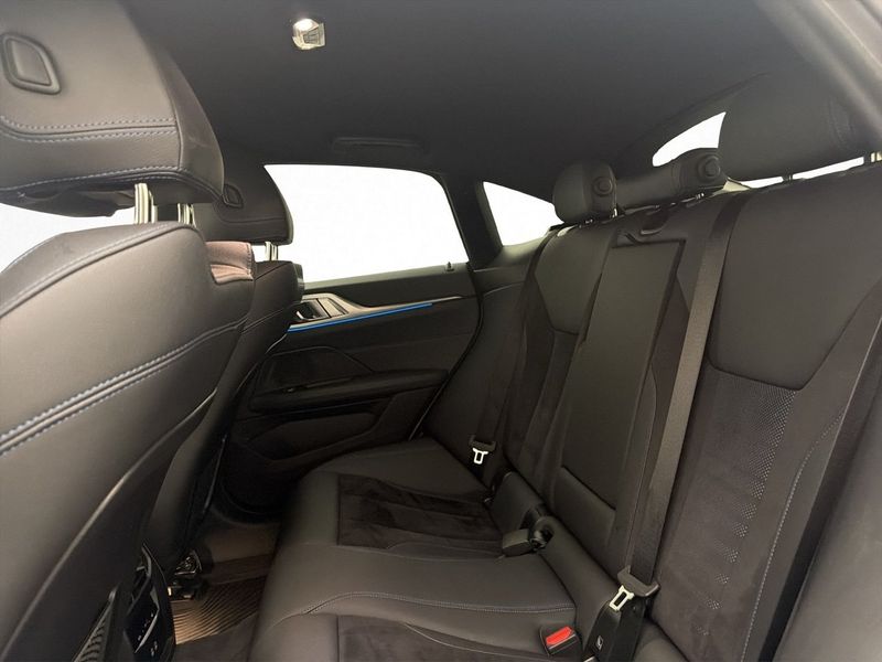 BMW i4 bild 18
