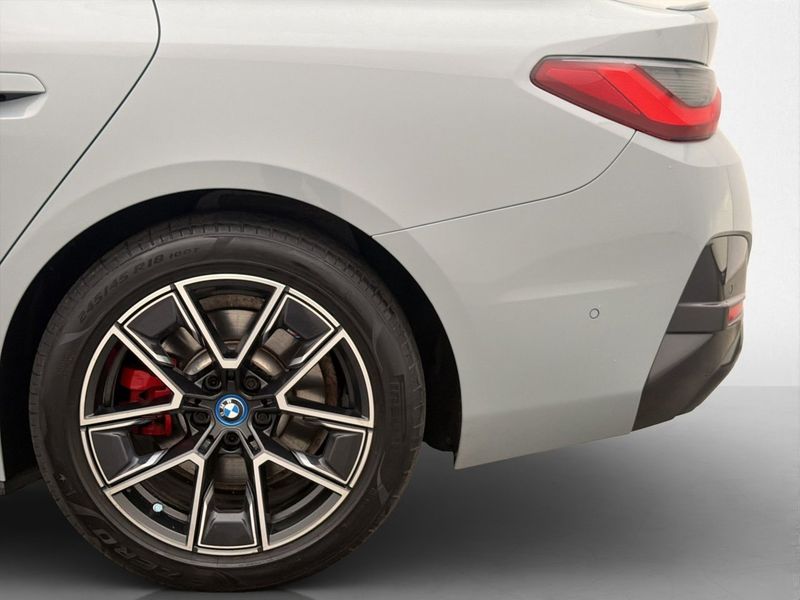 BMW i4 bild 38